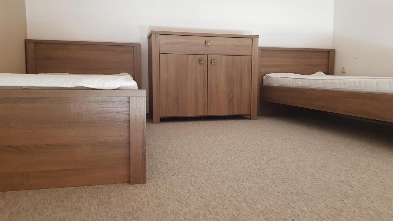Vegvar Delux Apartman Gyula Ngoại thất bức ảnh