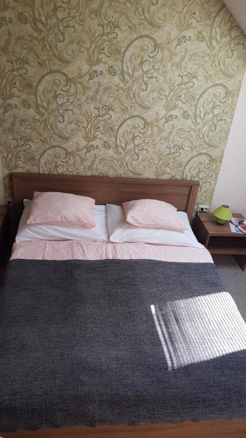 Vegvar Delux Apartman Gyula Ngoại thất bức ảnh