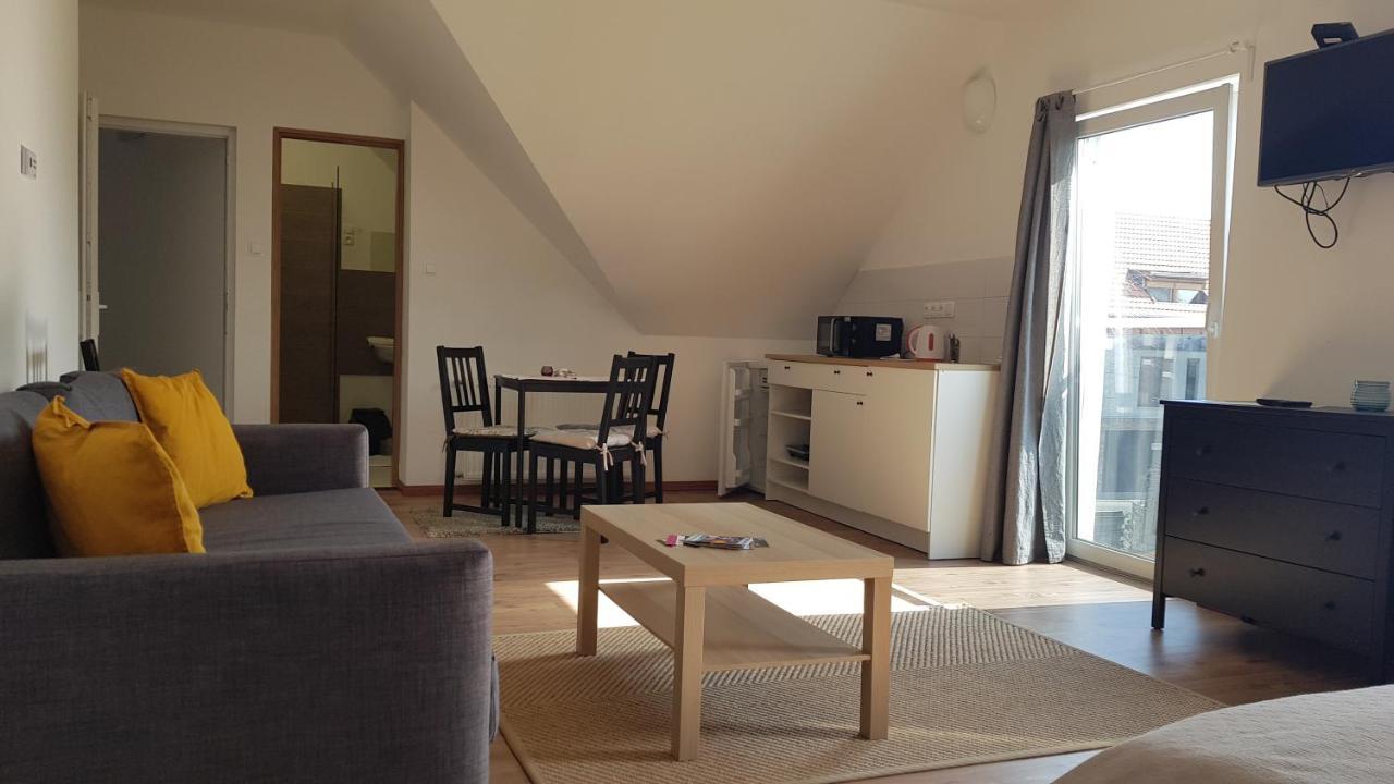 Vegvar Delux Apartman Gyula Ngoại thất bức ảnh