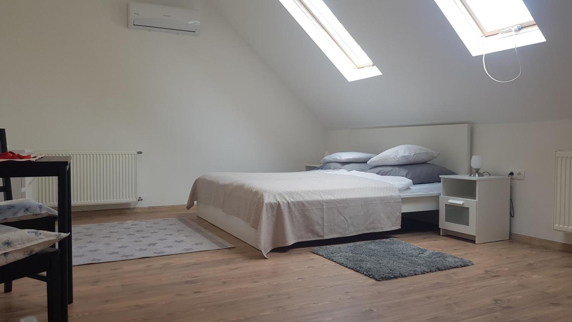 Vegvar Delux Apartman Gyula Ngoại thất bức ảnh